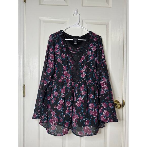 Women's Plus Torrid Floral Print Chiffon Lace Up Top size 1 in Black and Purple - Picture 2 of 4